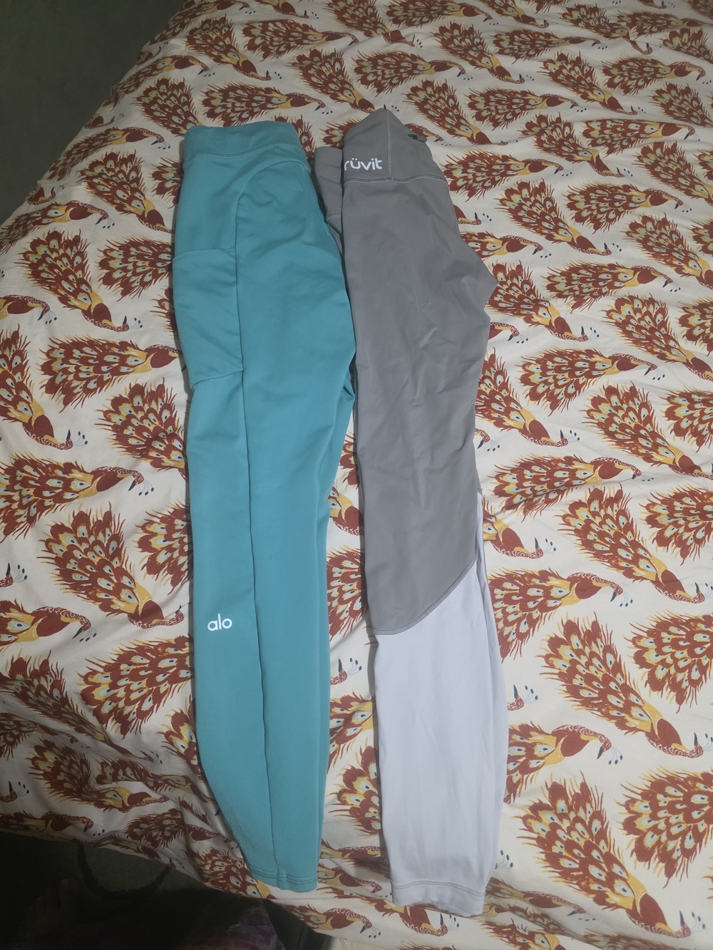 ALO Yoga  Teal and Lululemon Gray Colorblock Leggings Xs